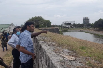 யாழ்ப்பாண கோட்டையில் தொல்லியல் அம்சங்களை பார்வையிட்ட இந்திய தூணைத்தூதர்( படங்கள்)