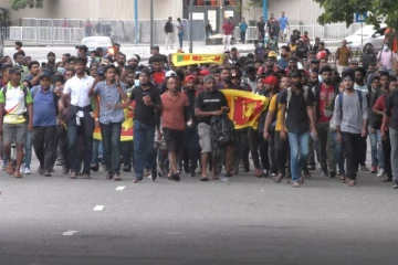 கொழும்பு நோக்கி படையெடுக்கும் ஆயிரக்கணக்கானோர் (Video)