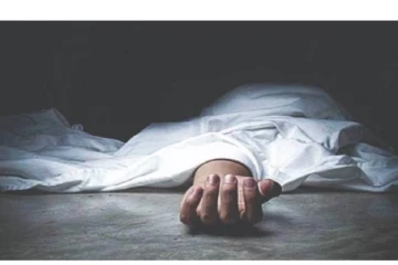 இப்படியும் ஒரு கொடூரம் நடக்குமா? திருமண நிகழ்ச்சி மேடையிலேயே சரிந்த வாலிபர்!