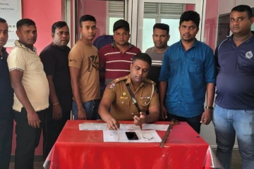 யாழில் வாள்களுடன் கொள்ளையில் ஈடுபட்ட நால்வர் கைது