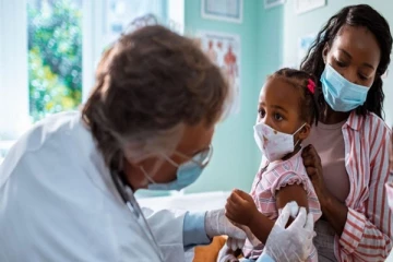 குழந்தைகள் மீதான அஸ்ட்ராஜெனேகா தடுப்பூசி சோதனை நிறுத்தம்! ஆக்ஸ்ஃபோர்டு அறிவிப்பு