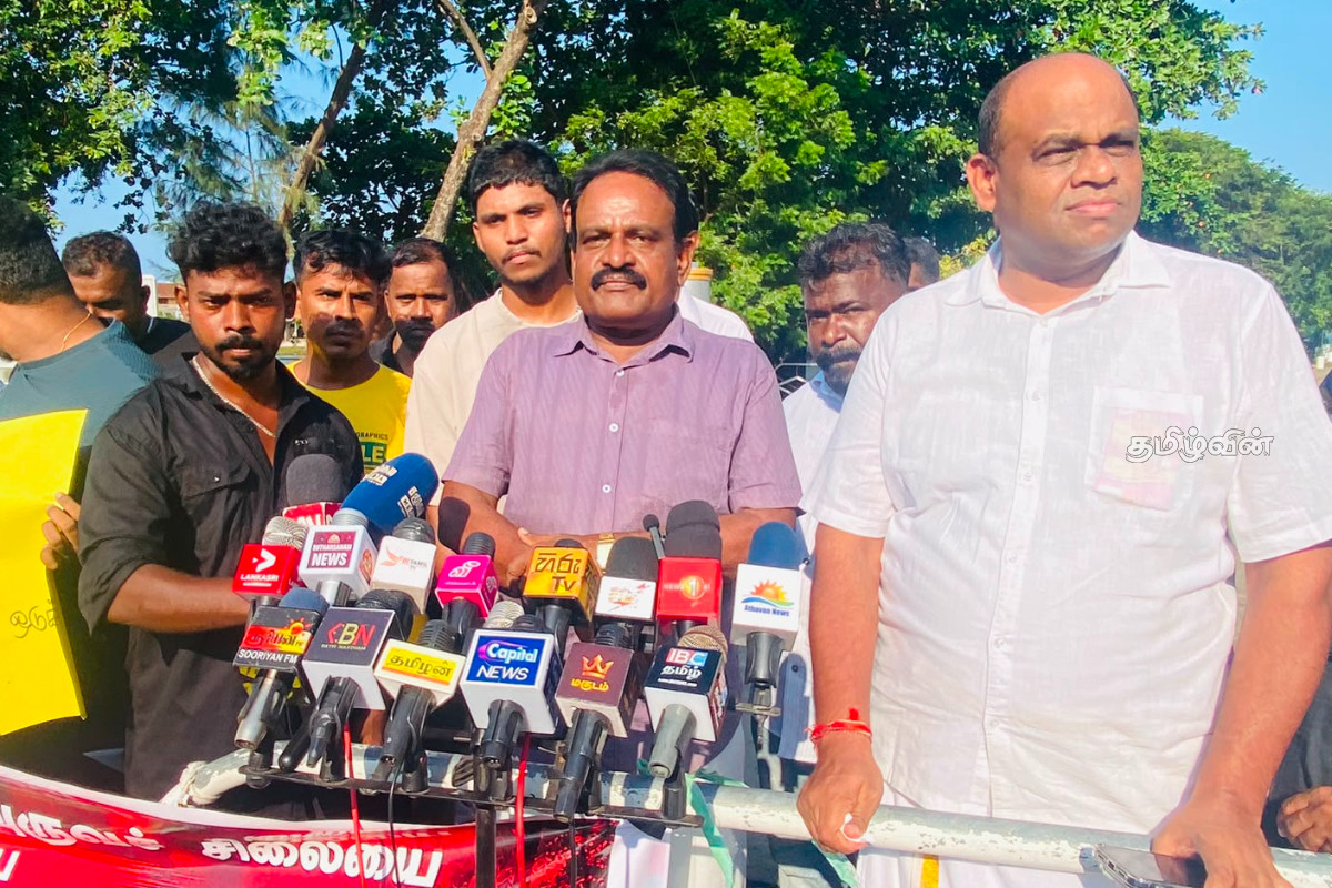 திலீபன் சிலையை உடனடியாக நிறுவக் கோரி மட்டக்களப்பில் அரசியல் தலைமைகள் பங்கேற்பில் மாபெரும் போராட்டம் | Massive Protest In Batticaloa