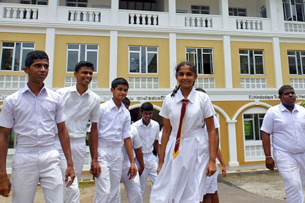 மீண்டும் பாடசாலைகள் மூடப்படும் அபாயம் - ஐபிசி தமிழ்