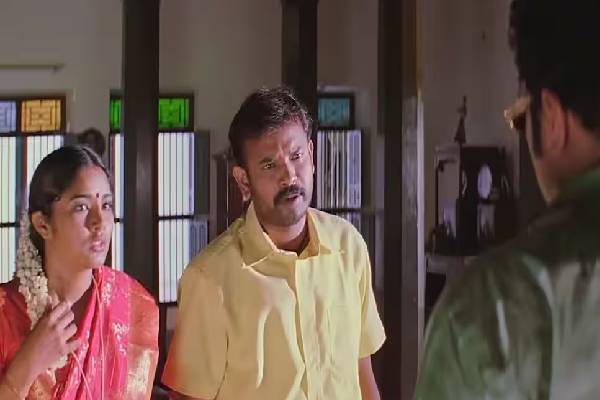 சிவகாசி திரைப்படத்தில் விஜயின் தங்கையை நினைவிருக்கா? வைரலாகும் காணொளி! | Sivakasi Movie Sister Actress Recent Photos Viral