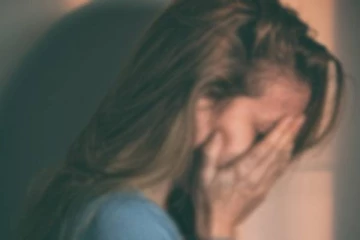 உணவு மிச்சம் வைத்ததற்கு 11 வயது சிறுமிக்கு நேர்ந்த கொடூரம்