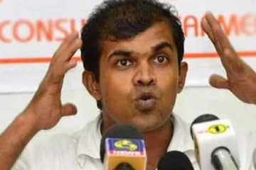 செய்தியாளர் மாநாட்டிற்கு உள்ளாடையை கொண்டு வந்த  அசேல சம்பத்!