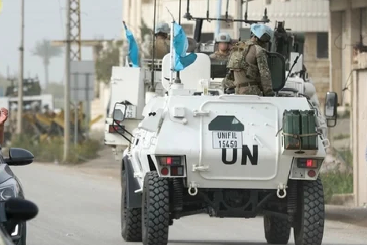 லெபனானில் ஐ.நா அமைதிப்படை மீது தாக்குதல் : ஹிஸ்புல்லா மீது மேக்ரான் குற்றச்சாட்டு | Attack On Un Peacekeepers In Lebanon Macron