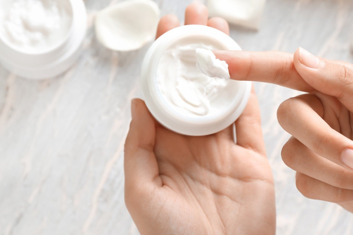 10 மில்லியன் ரூபா அழகுசாதனப் பொருட்கள் பறிமுதல்! | Cosmetics Worth 10 Million Rupees Seized Petra