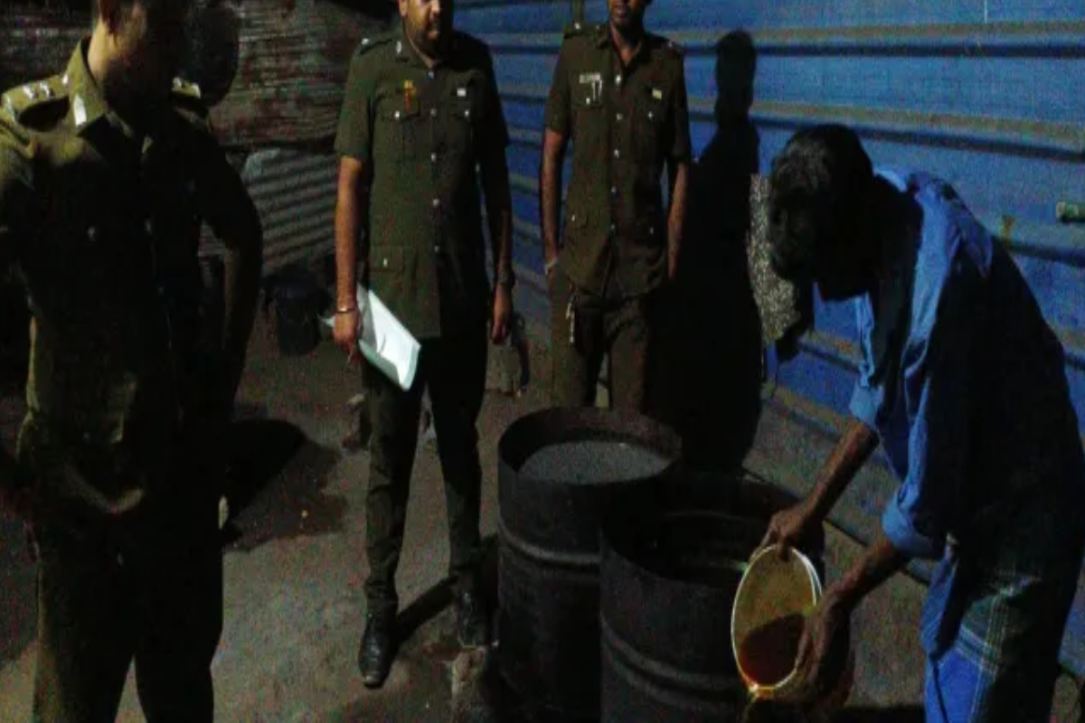டெங்கு ஒழிப்பிற்காக சென்ற 08 பொதுச் சுகாதாரப் பரிசோதகர்களுக்கு நோய் தொற்று | 8 Health Inspectors Infected During Dengue Drive டெங்கு ஒழிப்பிற்காக சென்ற 08 பொதுச் சுகாதாரப் பரிசோதகர்களுக்கு நோய் தொற்று | 8 Health Inspectors Infected During Dengue Drive
