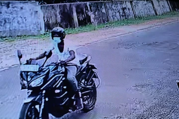 பல்வேறு திருட்டு சம்பவங்களுடன் தொடர்புடையவர் கோப்பாய் பொலிஸாரால் அதிரடியாக கைது(Photos)