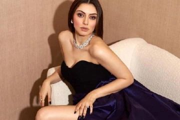 திருமணமாகிய ரெண்டே மாசத்துல இப்படியா!! கிளாமரில் எல்லைமீறிய நடிகை ஹன்சிகா..