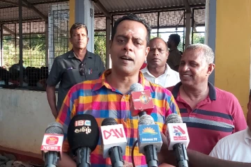 பொலிஸ் காணி அதிகாரம் என்ற போர்வையில் பொது மக்களுக்கு பிழையான உற்சாகம்! சனத் நிசாந்த (Photos)