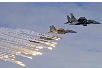 காசா மீது தொடர் குண்டுத் தாக்குதலை மேற்கொள்ளும் இஸ்ரேல்