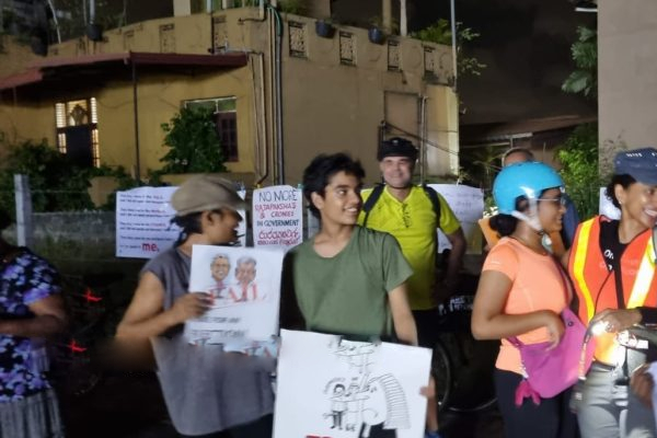 கொழும்பில் இன்று இரவு மீண்டும் வெடித்த போராட்டம்! | Protest Broke Out Again Tonight In Colombo