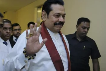 பிரபல நடிகரை பார்வையிட வைத்தியசாலை சென்ற மகிந்த