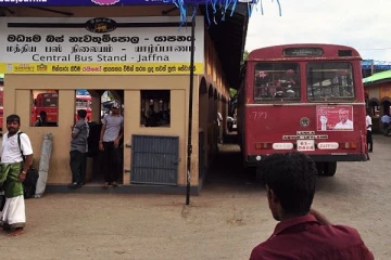 யாழ் மத்திய பேருந்து நிலையத்தில் பெண் இராணுவ சிப்பாய்க்கு அரங்கேறிய அதிர்ச்சி சம்பவம்