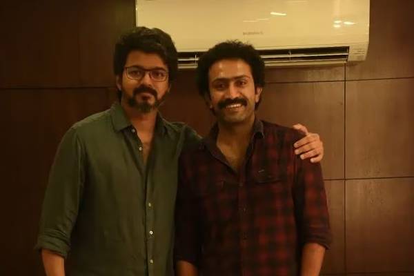 விஜய் சிறந்த நடிகரா?.. வம்பிழுத்த பிரபல மலையாள நடிகர் | Shine Tom Criticize Vijay