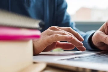 அரச நிறுவனங்களிலும் இணையவழி முறை