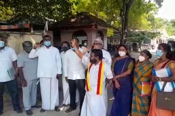 முதல்வரின் அராஜகம் ஒழிக! யாழ் முதல்வருக்கு எதிரான போராட்டத்தில் கூட்டமைப்பு மற்றும் முன்னணி! - ஐபிசி தமிழ்