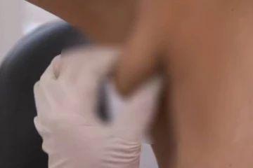 பெண்ணுக்கு திடீரென்று முளைத்த மூன்றாவது மார்பகம்!  பேரதிர்ச்சியில் மருத்துவர்கள்  - குழந்தை பிறந்த பிறகு நடந்த அதிசயம்