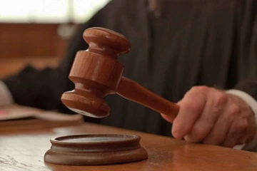 முன்னாள் அரசாங்கத்தின் உறுப்பினர்களுக்கு எதிராக சட்ட நடவடிக்கை எடுக்க தீர்மானம்