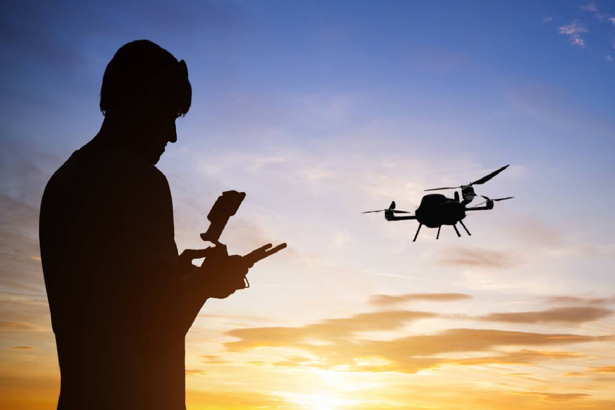 இலங்கையில் அனுமதியின்றி ட்ரோன்களை பறக்கவிட தடை ; விமான படை எச்சரிக்கை | Sri Lanka Bans Flying Drones Without Permission