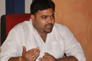 மதங்களுக்கிடையே விரிசல்களை ஏற்படுத்தாமல் சமநிலையைப் பேண முயற்சிக்க வேண்டும்: அங்கஜன் இராமநாதன்
