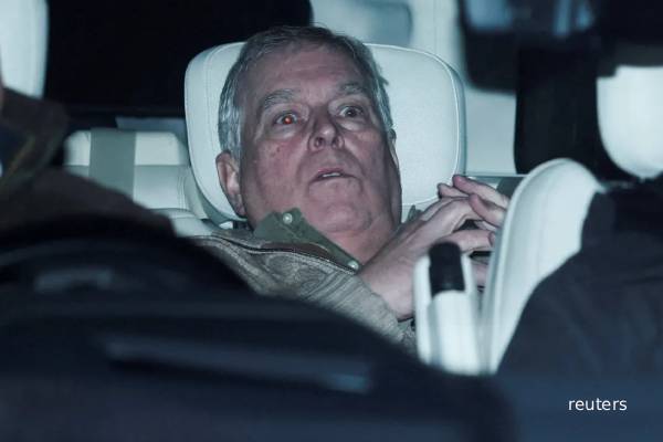 11 மணி நேர பொலிஸ் காவல்... ஆண்ட்ரூவை சாதாரணக் குற்றவாளி போல நடத்திய காவல்துறை | Andrew Treated Common Criminal