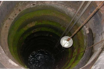 குழந்தைகளை மீட்க கிணற்றில் குதித்த தாய் - அடுத்ததாக அரங்கேறிய சோக சம்பவம்