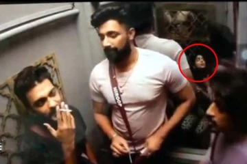 Smocking அறையில் முன்னாள் காதலருடன் அபிராமி: வெளியான காணொளி! வறுத்தெடுக்கும் நெட்டிசன்கள்