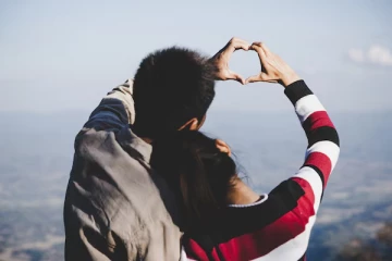 யாழில் பதுங்கியிருந்த பதின்ம வயது காதலர்கள்; பொலிஸார் அதிரடி!