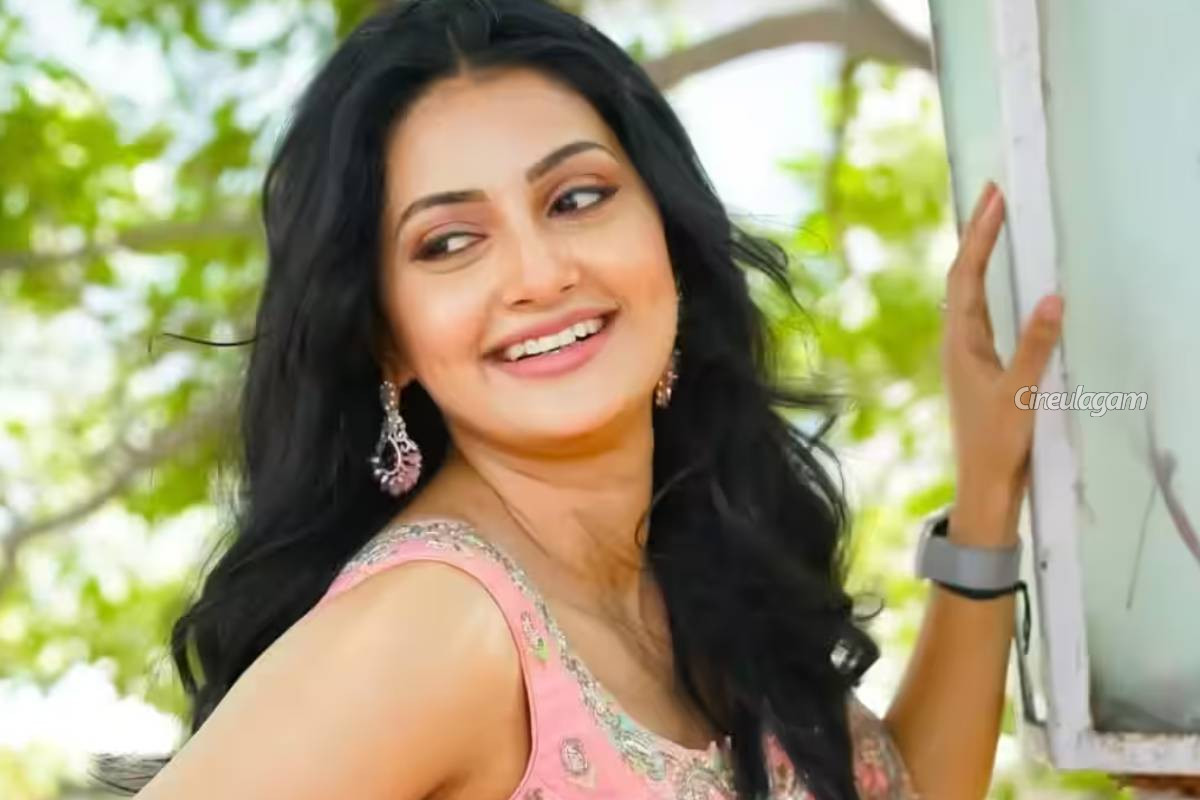 திடீரென பிக்பாஸ் 10வது சீசனில் என்ட்ரி கொடுத்துள்ள சன் டிவி சீரியல் நடிகை... யார் தெரியுமா? | Sun Tv Serial Actress Entry In Bigg Boss 10