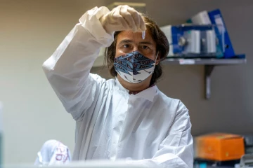 டெல்டாவை விட மோசமானதா ஒமைக்ரான்? - ஆய்வுகள் சொல்வது என்ன