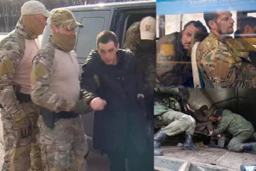 உக்ரைன் பெண் போர் கைதிகள் முன்பு... ஆண் ராணுவ வீரர்களை அடித்து சித்ரவதை செய்யும் ரஷ்யா!