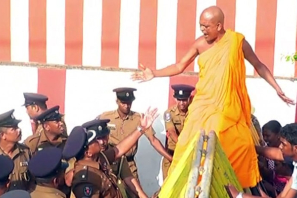 அம்பிட்டிய தேரருக்கு எதிராக உடனடி நடவடிக்கைக்கு அமைச்சர் ஜீவன் வலியுறுத்து | Ampitiya Sumana Rathna Thero Issue Batti Tamils