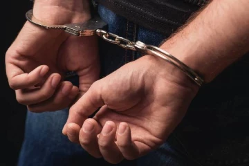 நூதன விளையாட்டின் வாயிலாக பணம் பறித்த நபர்கள் கைது