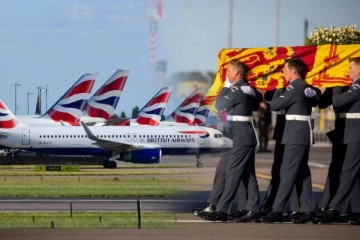 ராணி எலிசபெத்தின் இறுதிச்சடங்கு: ஒலி இடையூறுகளை தவிர்க்க பல விமானங்கள் இரத்து!