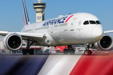 அதிகரித்த பதற்றம்: இரு நாடுகளுக்கான விமான சேவைகளை ரத்து செய்த பிரான்ஸ்