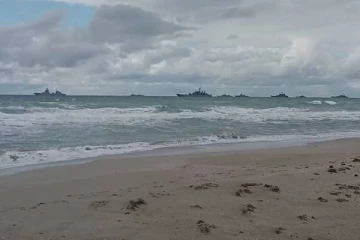 கருங்கடலில் முகாமிட்ட ரஷ்ய போர்க்கப்பல்கள்