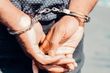පාතාලය කැළඹූ කංජිපානි ඉම්රාන්ගේ සමීපතම ගෝලයෙක් වූ වනාතේ චතූ ඩුබායිහිදී අත්අඩංගුවට