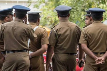 இலங்கையில் போராட்டத்தின் போது இராணுவ பஸ்ஸுக்கு தீ வைத்த நபருக்கு நேர்ந்த கதி!