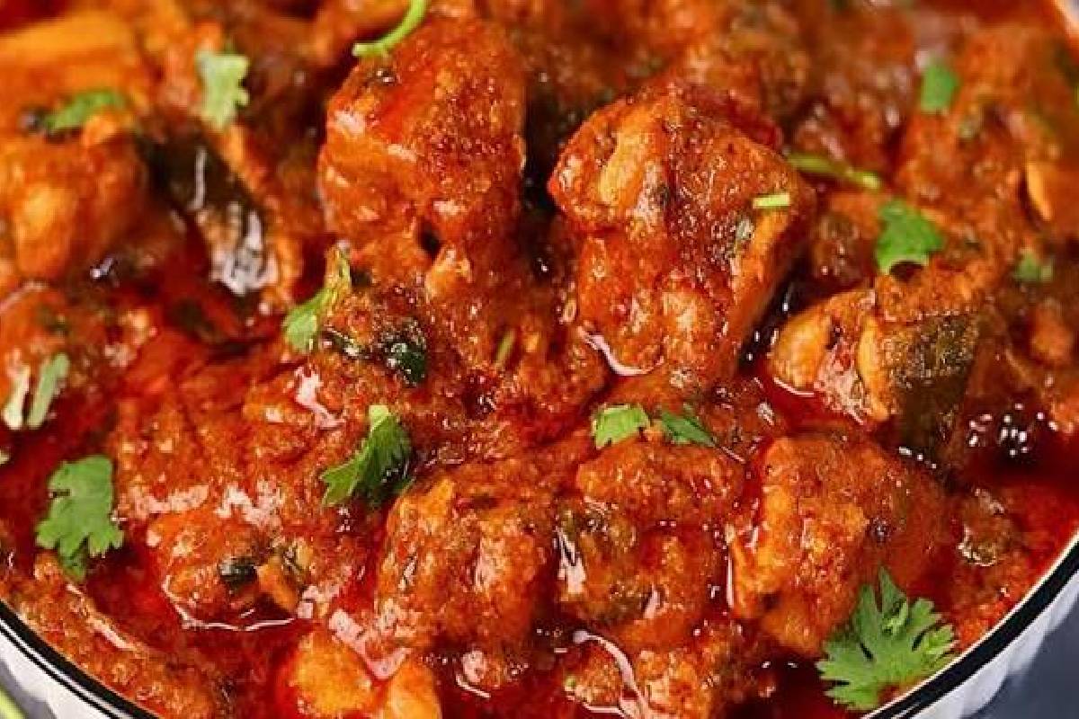 சன்டே ஸ்பெஷல் : அஸ்ஸாம் பாணியில் அசத்தல் சிக்கன் குழம்பு... ரெசிபி இதோ! | Tasty Assamese Style Chicken Curry Recipe சன்டே ஸ்பெஷல் : அஸ்ஸாம் பாணியில் அசத்தல் சிக்கன் குழம்பு... ரெசிபி இதோ! | Tasty Assamese Style Chicken Curry Recipe