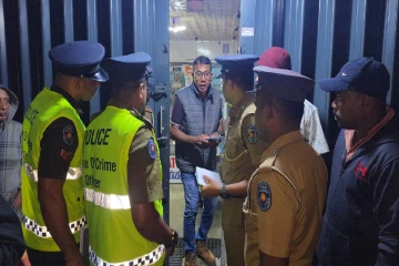 டிக்கோயா வர்த்தக நிலையத்தில் வெட்டுக் காயங்களுடன் இருவரின் சடலங்கள் ; பொலிஸார் தீவிர விசாரணை