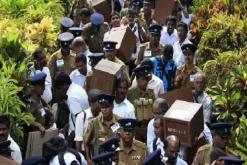அரச ஊழியரின் சம்பளம் இடைநிறுத்தம் - அமைச்சர் வெளியிட்ட அதிர்ச்சி தகவல்