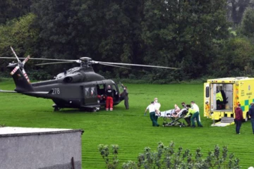 பிரித்தானியாவில் இறுதிச்சடங்கில் நடந்த அசம்பாவிதம்! சடலத்துடன் சவப்பெட்டியை போட்டு தெறித்து ஓடிய குடும்பம்!