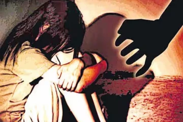 பாலியல் வன்கொடுமை செய்யப்பட்ட சிறுமி - பெற்றோரை தாக்கிய இன்ஸ்பெக்டர்!