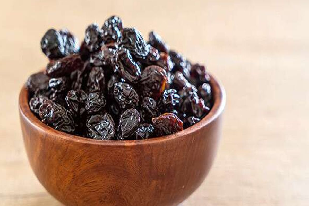 உலர் திராட்சையில் இத்தனை மகிமைகளா ; இரும்புச்சத்து முதல் இதய நோய் வரை... | So Much Glory In Sun Dried Grapes