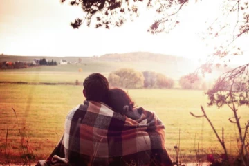 ஒரே ஒரு காதல் ஜோடிக்காக இருளில் மூழ்கிய கிராமம்! நடந்த சதி என்ன?