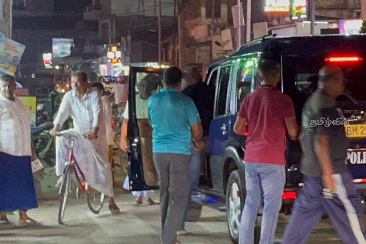 கதிர்காம பாதயாத்திரையில் பயணித்து வரும் சுப்பிரமணியன் நாயை துன்புறுத்திய நபர் | Suspect Arrested For Kicking And Tormenting A Dog