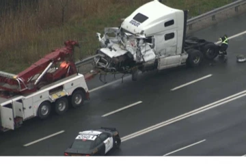 கனடாவில், சினிமா பணியில் தப்பிச் சென்ற நபரினால் ஏற்பட்ட கோர விபத்து